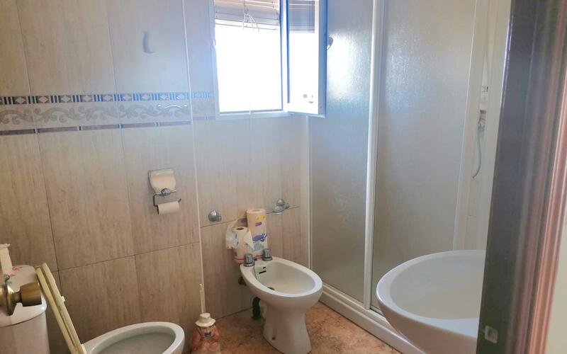 4 bedroom Townhouse for sale