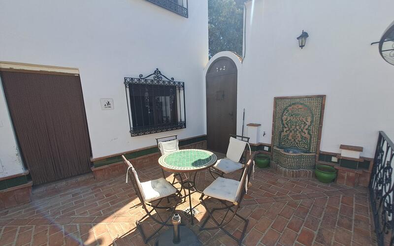 5 chambre Local Commercial à vendre