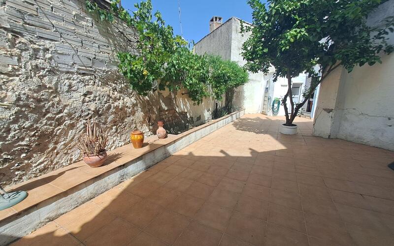 3 bedroom Townhouse for sale