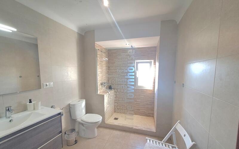 3 slaapkamer Gezinswoning Te koop