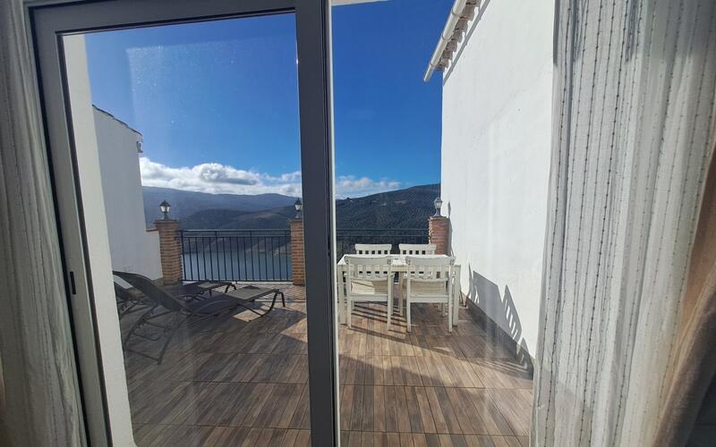 3 slaapkamer Gezinswoning Te koop