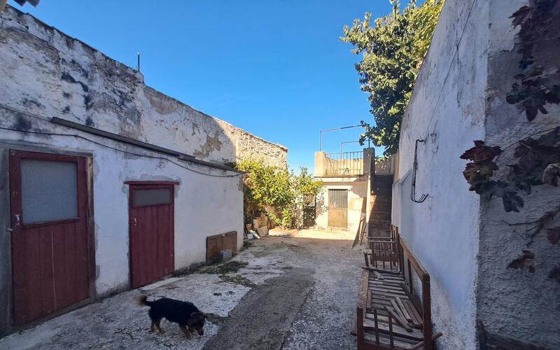 3 slaapkamer Gezinswoning Te koop