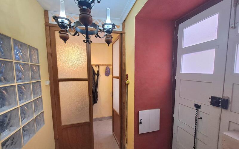 3 slaapkamer Gezinswoning Te koop