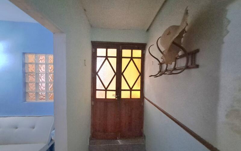 3 slaapkamer Gezinswoning Te koop