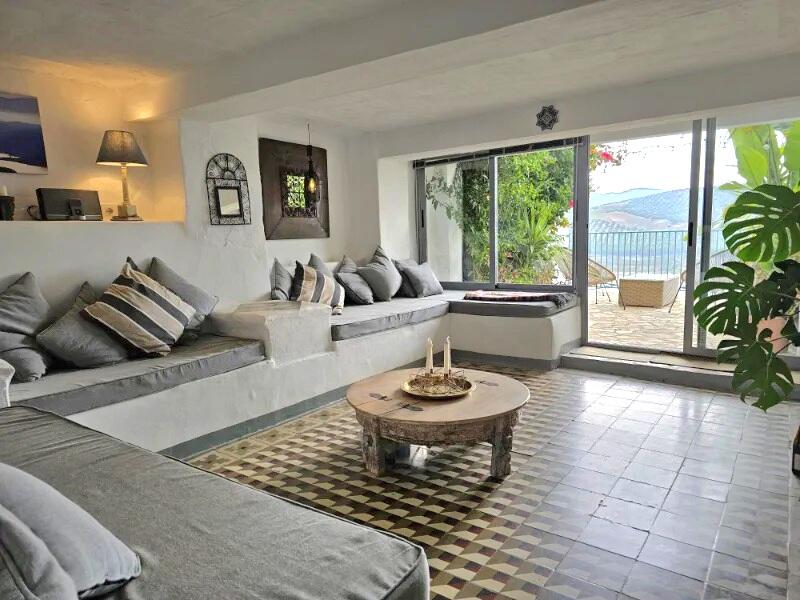 3 bedroom Commercial Property for sale