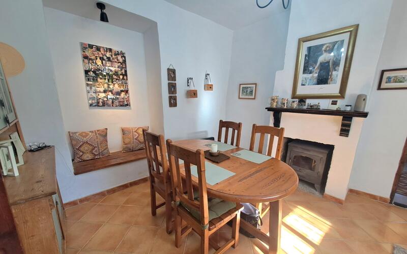 3 bedroom Townhouse for sale