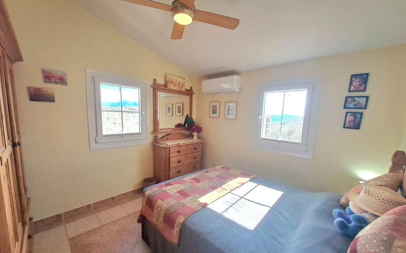 4 bedroom Country House for sale