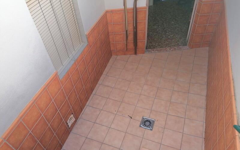 3 slaapkamer Gezinswoning Te koop