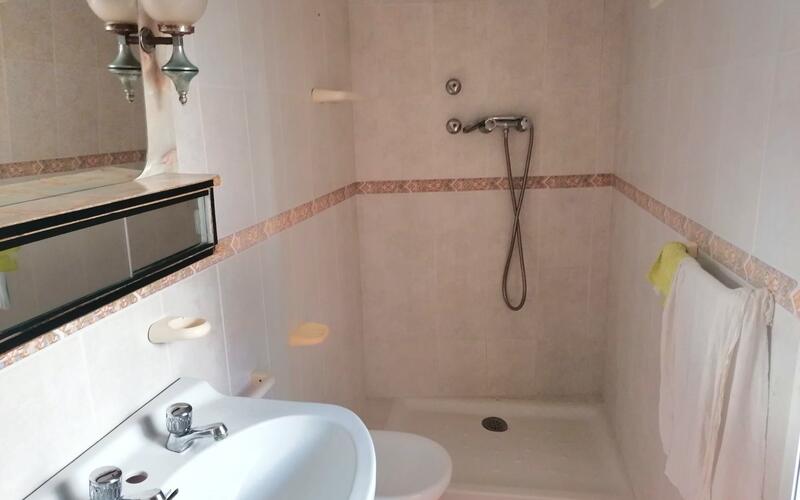 3 slaapkamer Gezinswoning Te koop