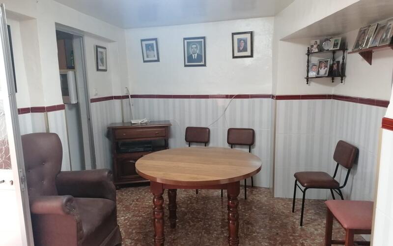 3 slaapkamer Gezinswoning Te koop