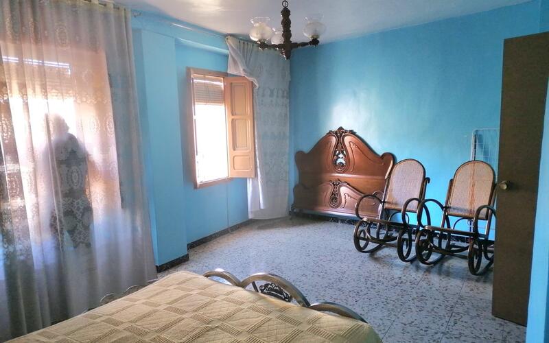 3 slaapkamer Gezinswoning Te koop
