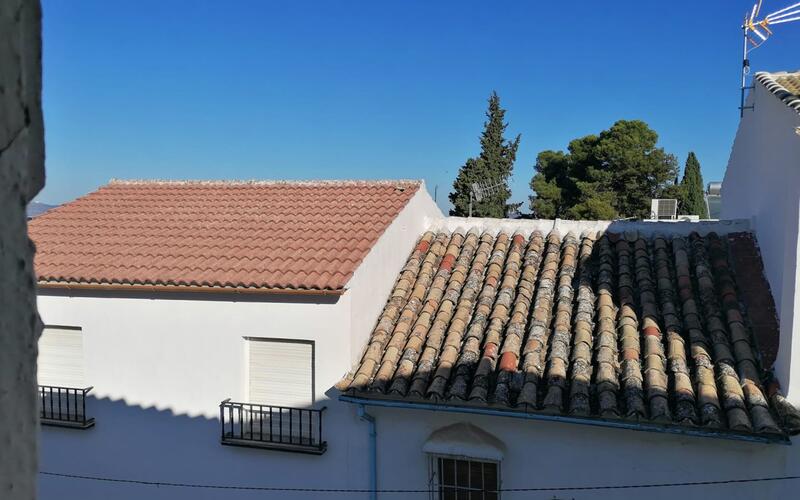 5 bedroom Townhouse for sale