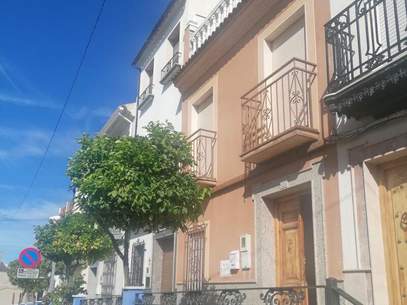 5 Schlafzimmer Stadthaus zu verkaufen