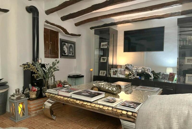 4 Schlafzimmer Landhaus zu verkaufen