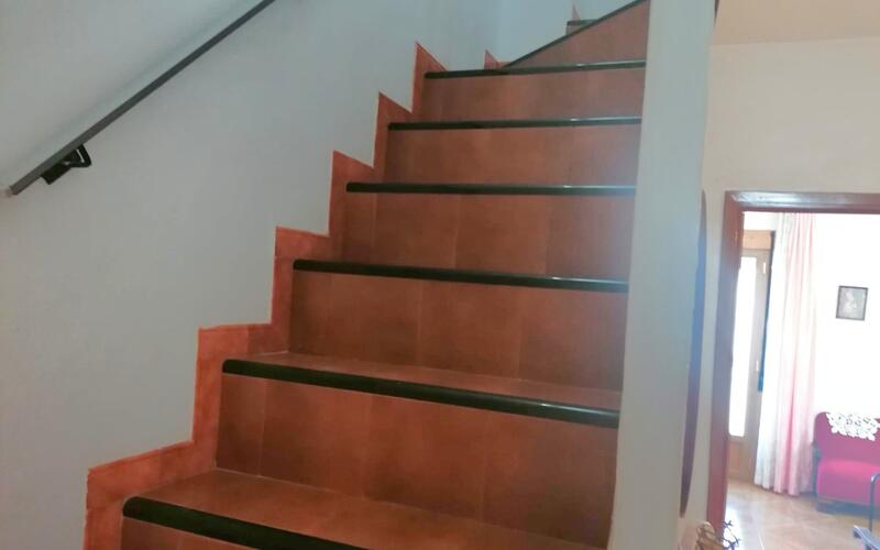 5 bedroom Townhouse for sale