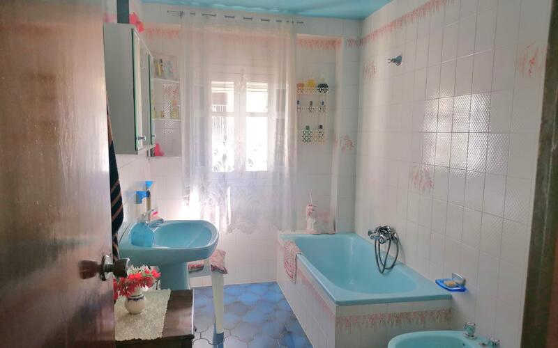 5 bedroom Townhouse for sale