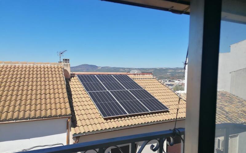 5 bedroom Townhouse for sale