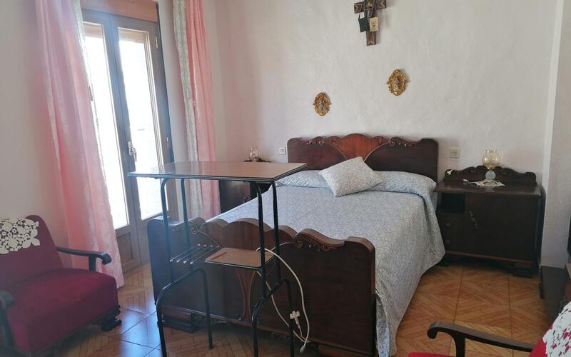 5 bedroom Townhouse for sale