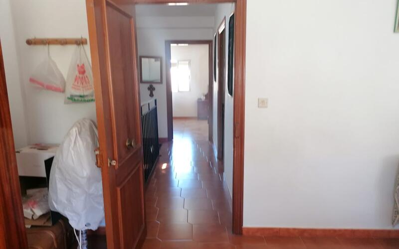 5 bedroom Townhouse for sale