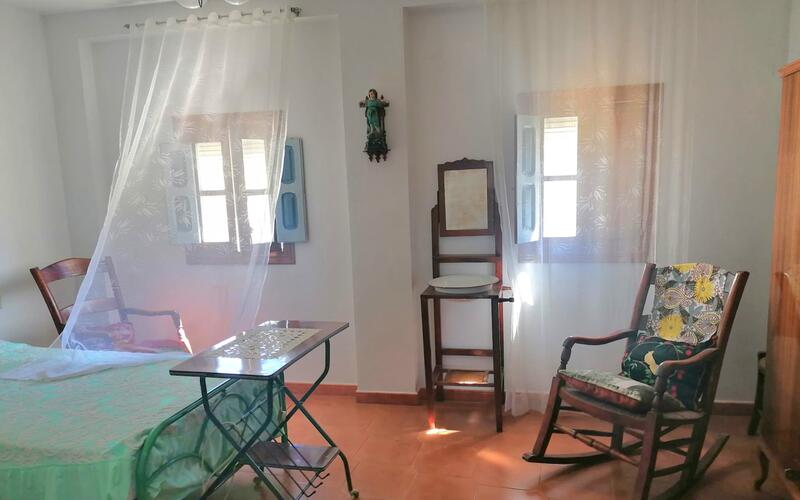 5 bedroom Townhouse for sale