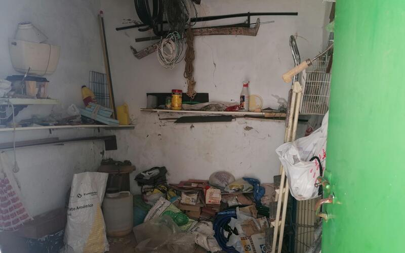 4 спальная комната городская тюрьма продается