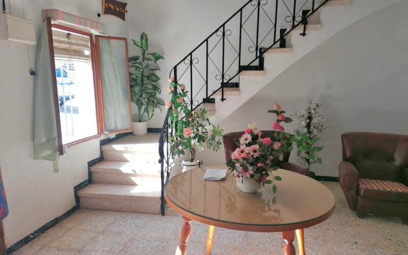 4 slaapkamer Gezinswoning Te koop