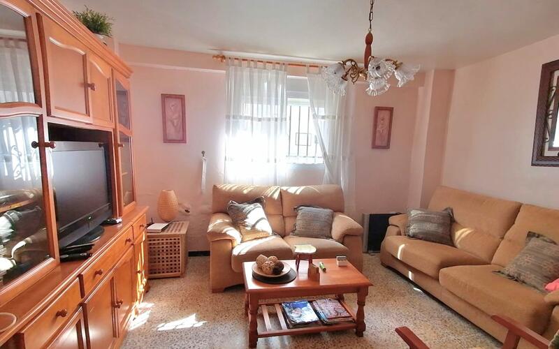 6 спальная комната городская тюрьма продается