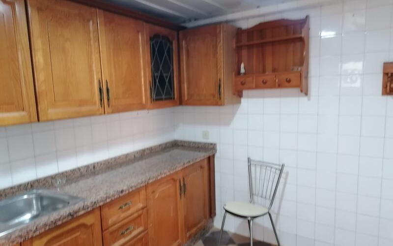5 спальная комната городская тюрьма продается