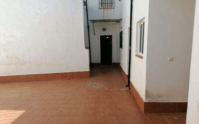 4 bedroom Townhouse for sale