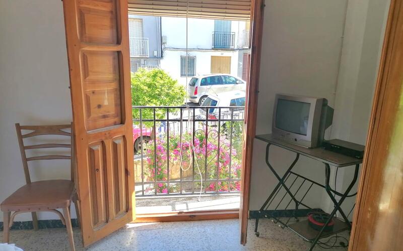 4 bedroom Townhouse for sale
