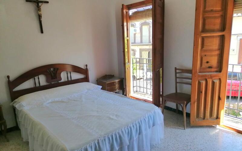 4 bedroom Townhouse for sale