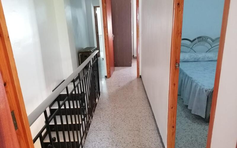 4 bedroom Townhouse for sale
