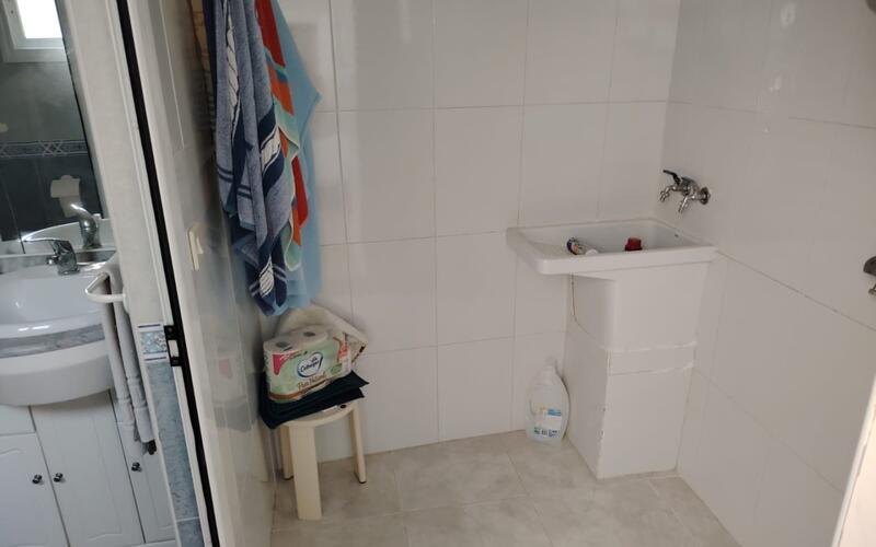 6 спальная комната городская тюрьма продается