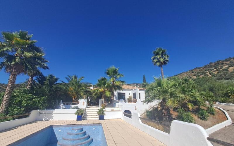 4 bedroom Country House for sale