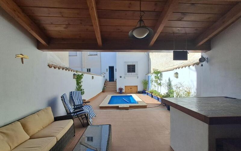 6 Schlafzimmer Stadthaus zu verkaufen