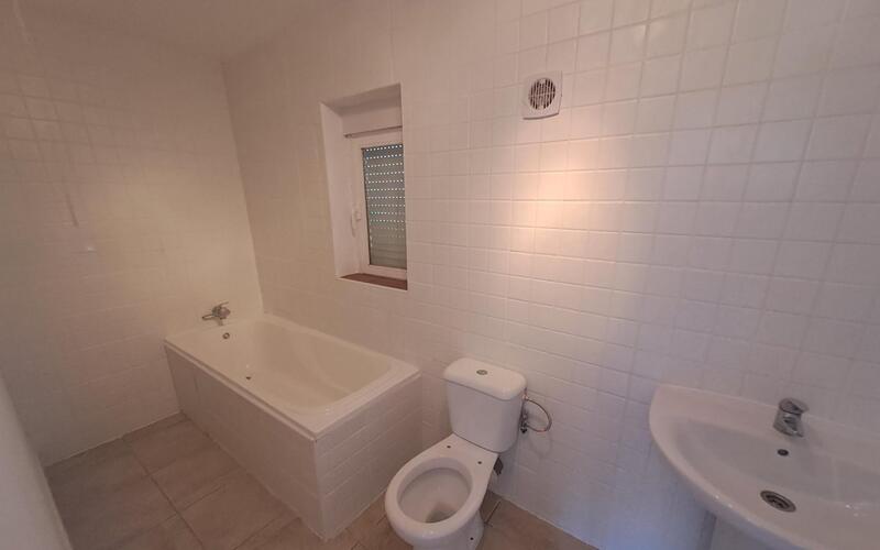7 chambre Local Commercial à vendre