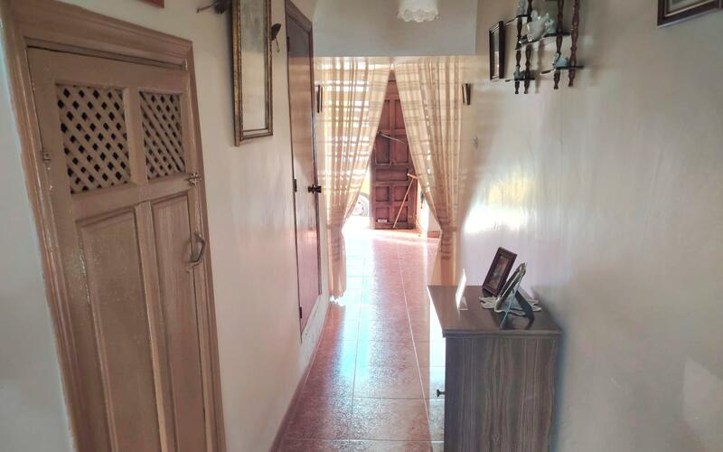 4 bedroom Townhouse for sale