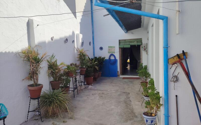 4 bedroom Townhouse for sale