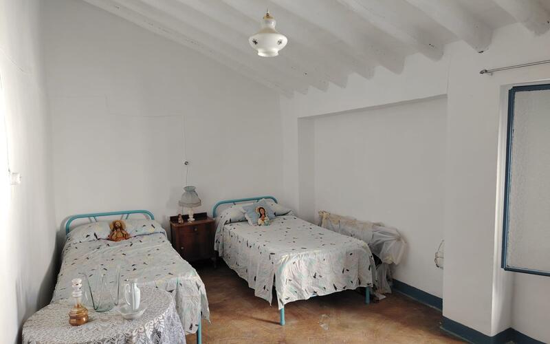 4 bedroom Townhouse for sale