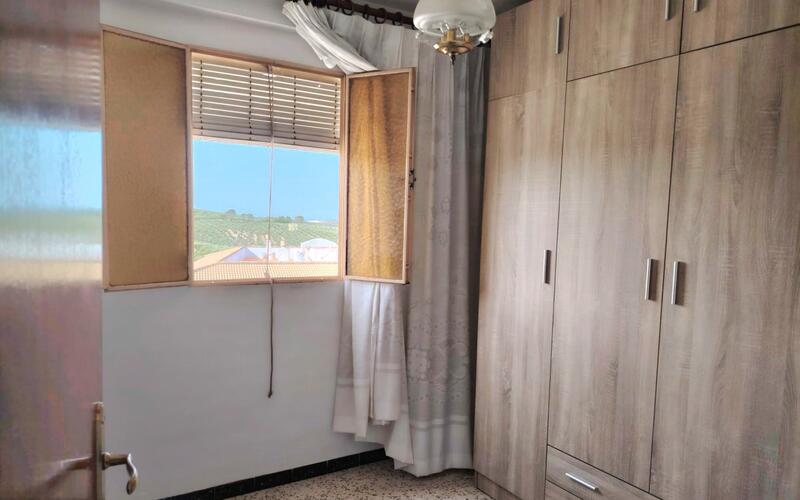 5 bedroom Townhouse for sale