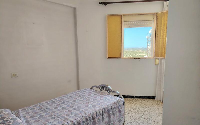 5 bedroom Townhouse for sale