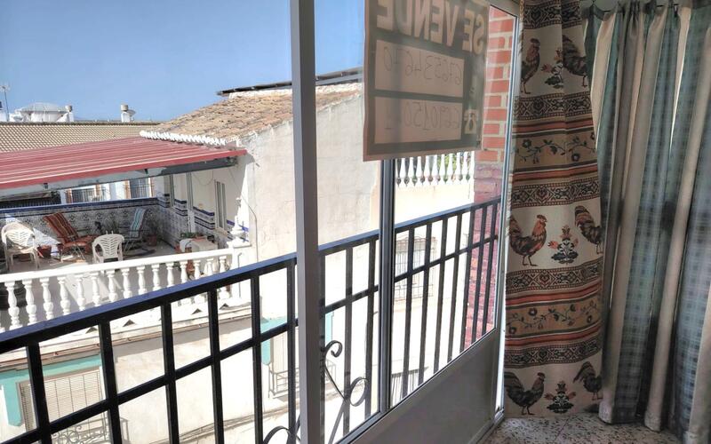 5 bedroom Townhouse for sale