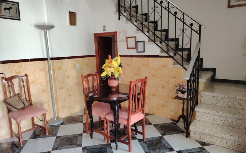 5 bedroom Townhouse for sale