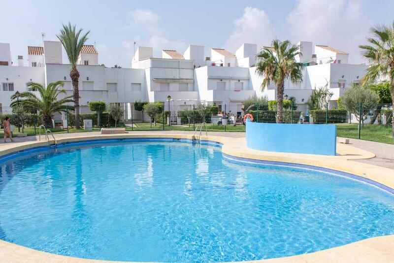 2 bedroom Townhouse for sale