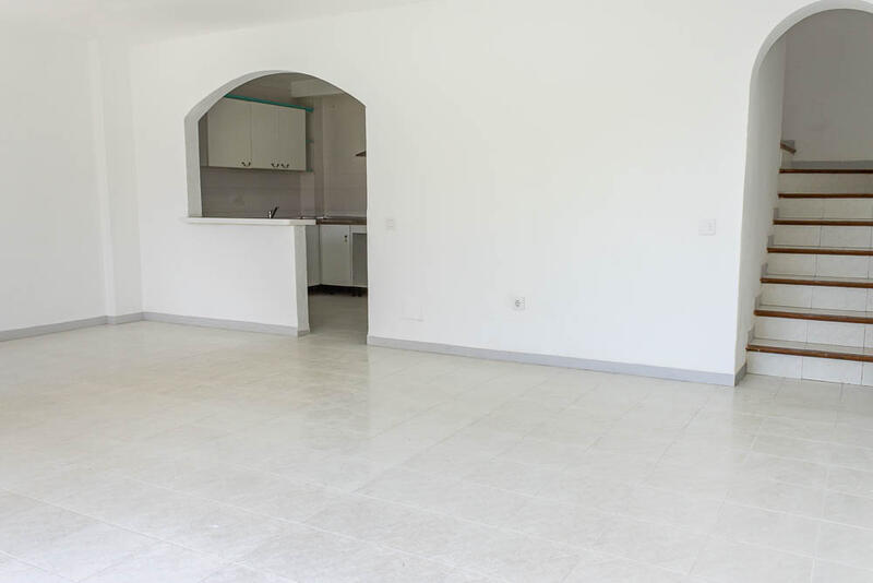 2 bedroom Townhouse for sale