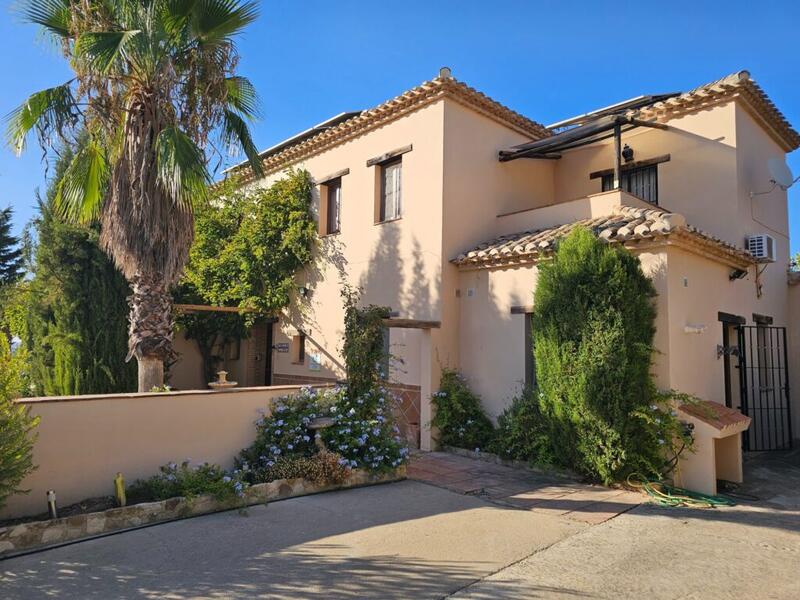 5 bedroom Commercial Property for sale