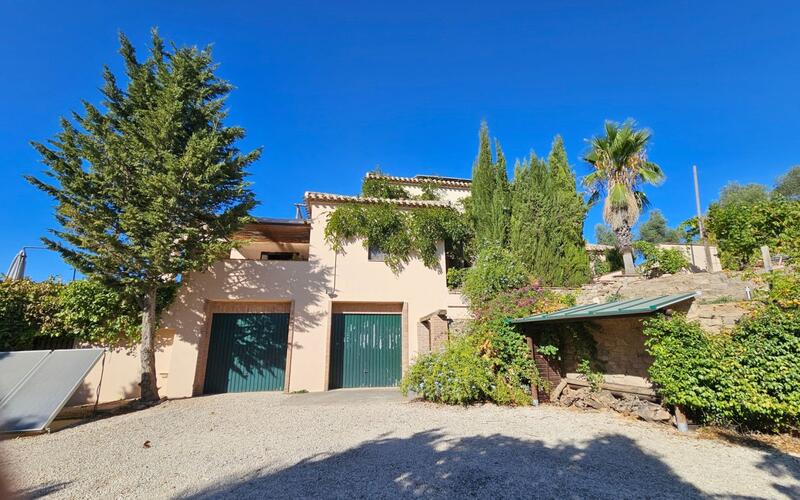 5 bedroom Commercial Property for sale