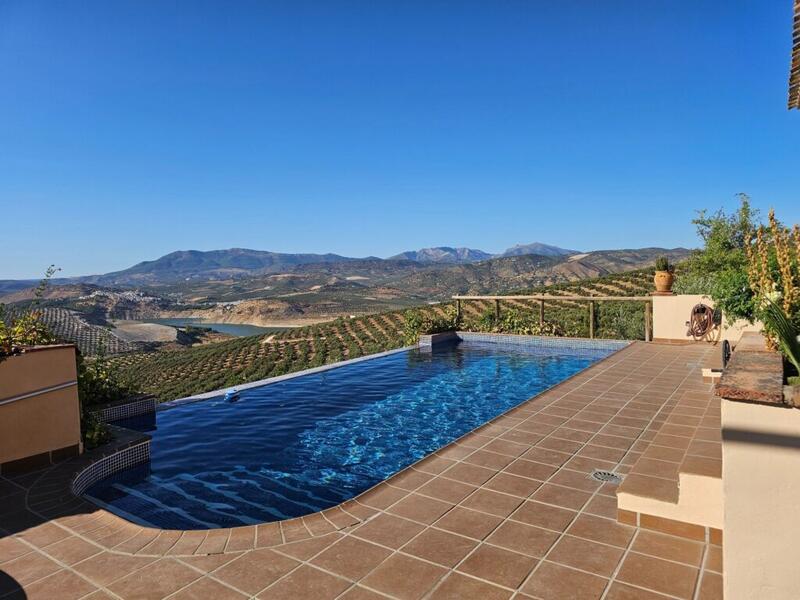 5 bedroom Commercial Property for sale