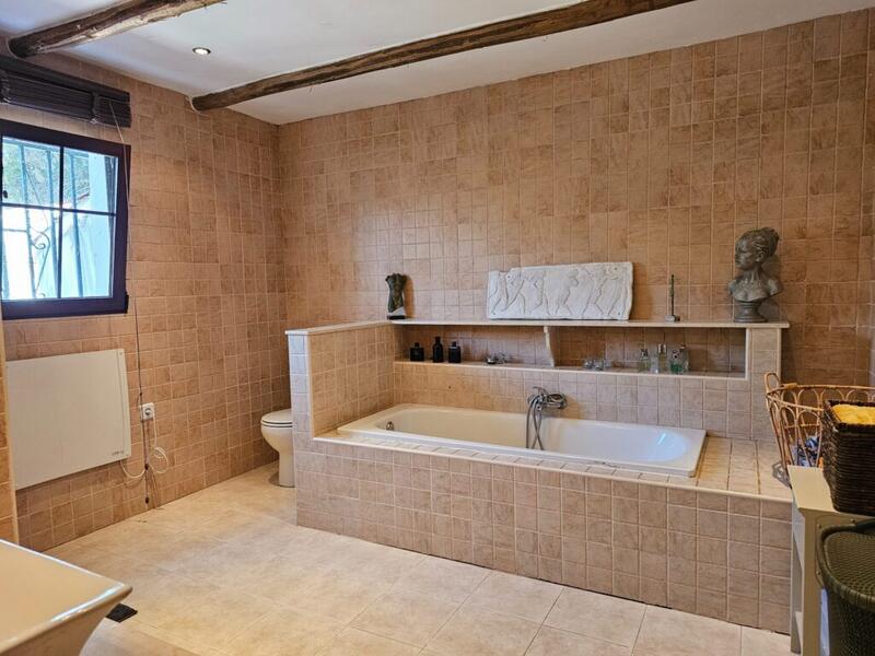 4 bedroom Commercial Property for sale