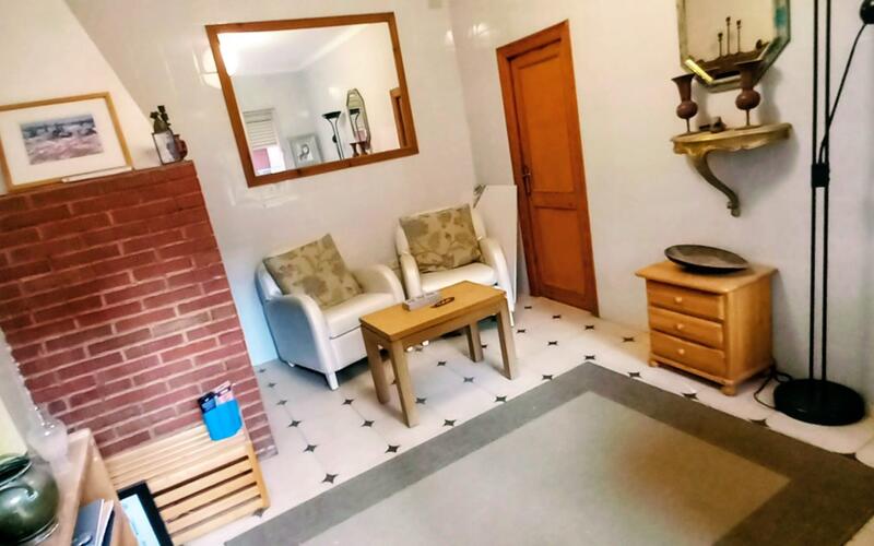 3 спальная комната городская тюрьма продается